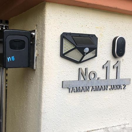 E&Y Homestay Kuala Rompin Buitenkant foto